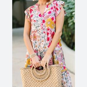 Mint women’s floral swing dress with pockets size medium